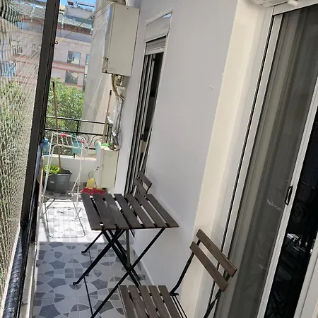 White Tower Minimal Apartment *