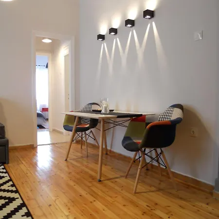 White Tower Minimal Apartment Thessaloniki