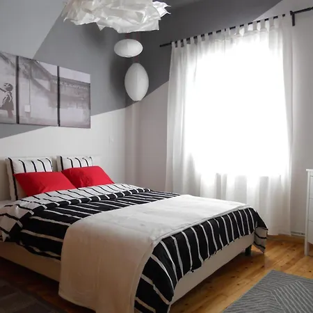 White Tower Minimal Apartment Thessaloniki