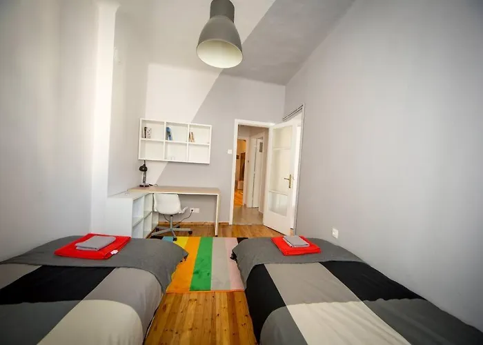 White Tower Minimal *